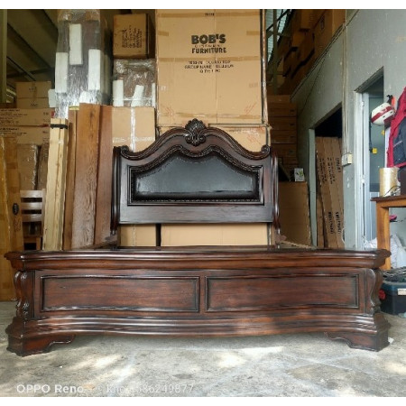 ​Villa Sonoma : Giường Ngủ Châu Âu - Queen Size 